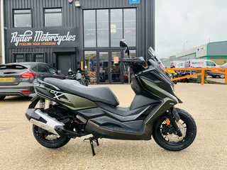 KymcoUK's tweet photo. Check out our fantastic dealer Ryder Motorcycles with their brand new DTX 360 125cc scooter!
Make sure you are one of the first to get a DTX 360 by visiting their dealership today!
#Adventure #Efficient #Scooter #LearnerFriendly #London #fleet #commute #urban #delivery #fun https://t.co/vR6x6AG7E3