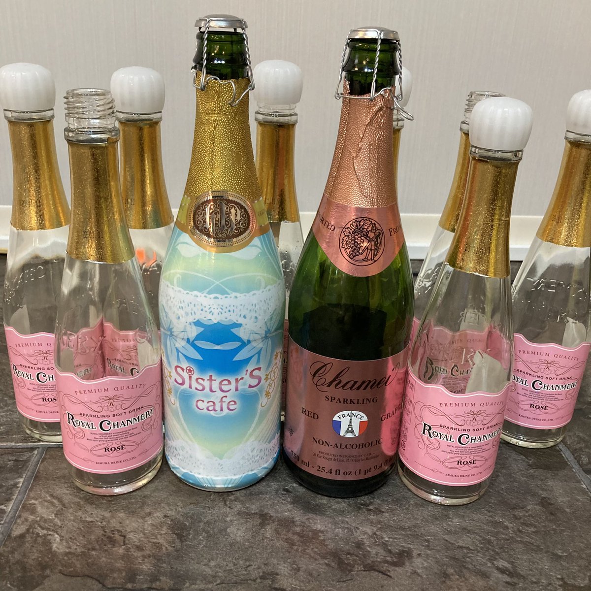 sisterscafe0410's tweet photo. 先週1週間ありがとうございました🥂𓈒𓏸︎︎︎︎
今週もげんきにがんばります！
お待ちしております☺️ https://t.co/kALsXk8BMI