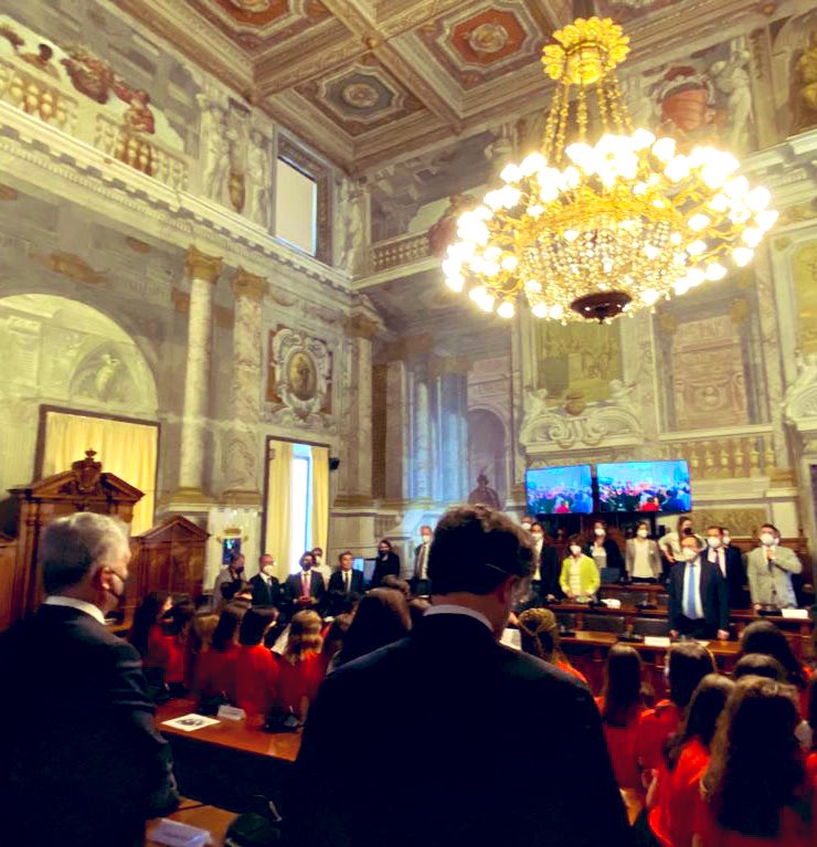 Presidente Sezione #ConsigliodiStato #Corradino a giornata #legalità, esorta studenti “Non abituarsi all’illegalità.Dobbiamo avere capacità di continuare ad indignarci e dire no. Legalità e’ tante cose: da lotta a bullismo a solidarietà ma anche partecipazione alla cosa pubblica”