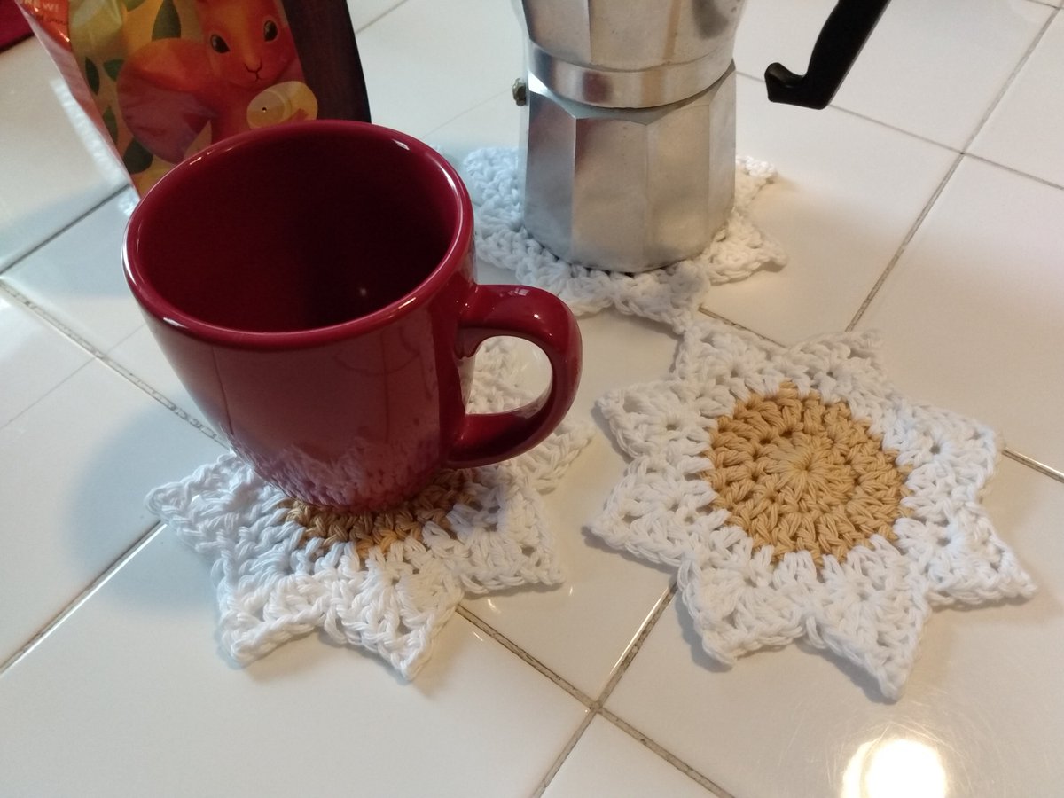 coldstreamcraft's tweet photo. Add some #Spring #flowers to your tabletop with these adorable flower coasters! White #Daisy Flower crochet coaster set of 4, mug rug set, rustic cottagecore coasters https://t.co/JNxpzjY5Rg #cbus #germanvillage #ShopLocal #EtsyFinds #614 #Crochetlovers #Handmade https://t.co/ctONnTV24p