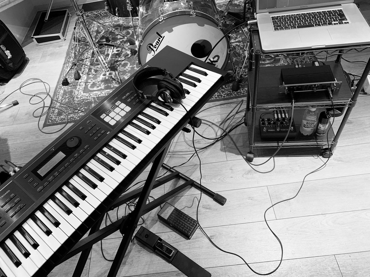 H1D3T0k3y's tweet photo. #xxx #Chillhop #20220515 #NIGHTSKY #strymon #JUNODS76 #Roland #OYAIDE https://t.co/x6gbre5csA
