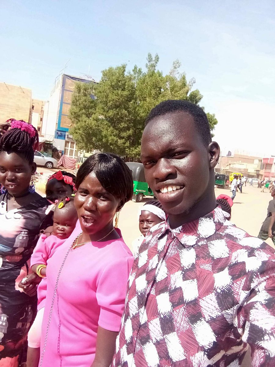 KangMaliah's tweet photo. Celebrating the day with my family.
#doctorlife #healthcare #lifestyle #family https://t.co/8fzyTVDoks