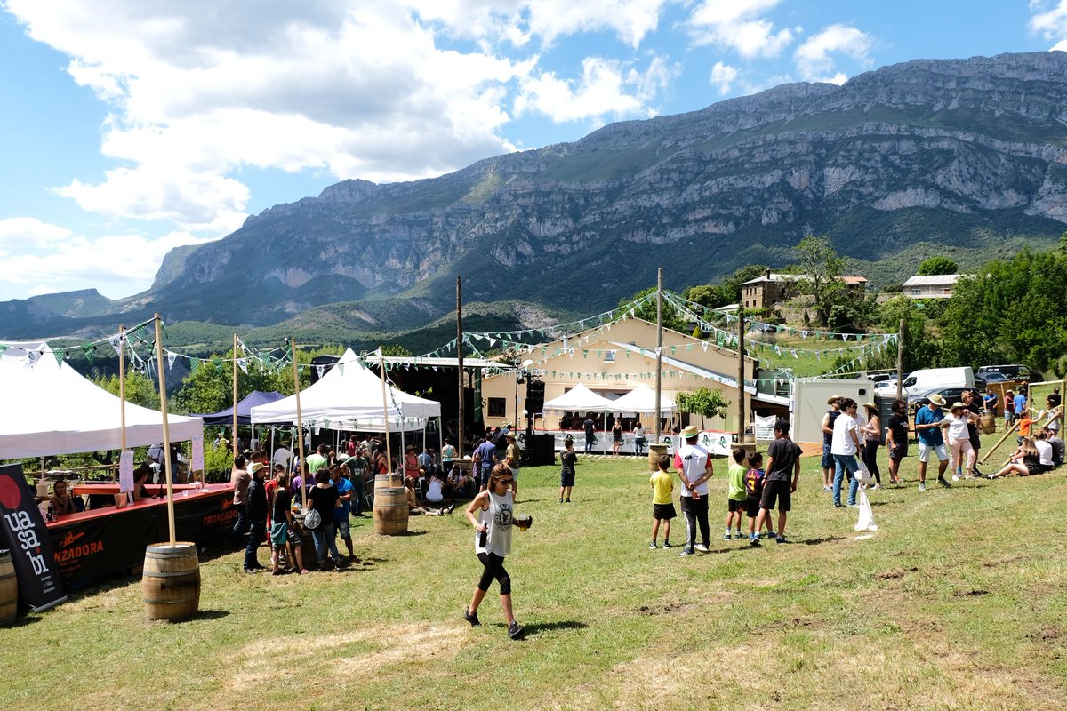¡CUENTA ATRÁS ACTIVADA! #FestivalRondadora los días 3 y 4 de junio, con entrada gratuita. Las mejores cervezas y el mejor ambiente en el Pirineo aragonés.

Toda la info: cervezarondadora.com/festival/info-…

📍 La Cabezonada (Huesca).