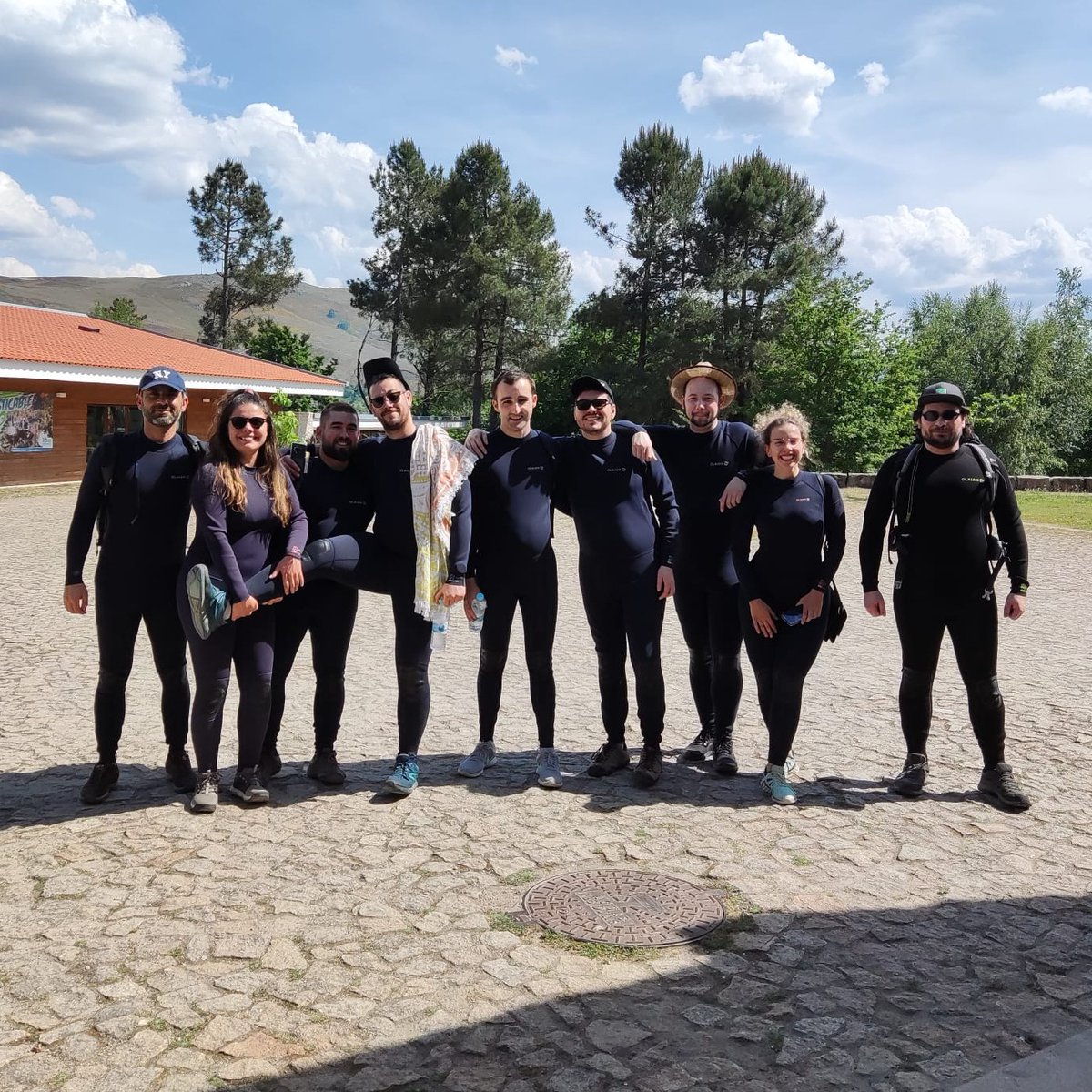 AGIRSoftware's tweet photo. IQA #TEAMBUILDING 2️⃣0️⃣2️⃣2️⃣
Esta é a nossa #equipa, #amizade e #entreajuda que começa no escritório, e que não conhece limites 🚀
Agora, de volta ao #trabalho e ao que fazemos melhor 💪
Boa semana a todos! https://t.co/pM3I2YcYLr
