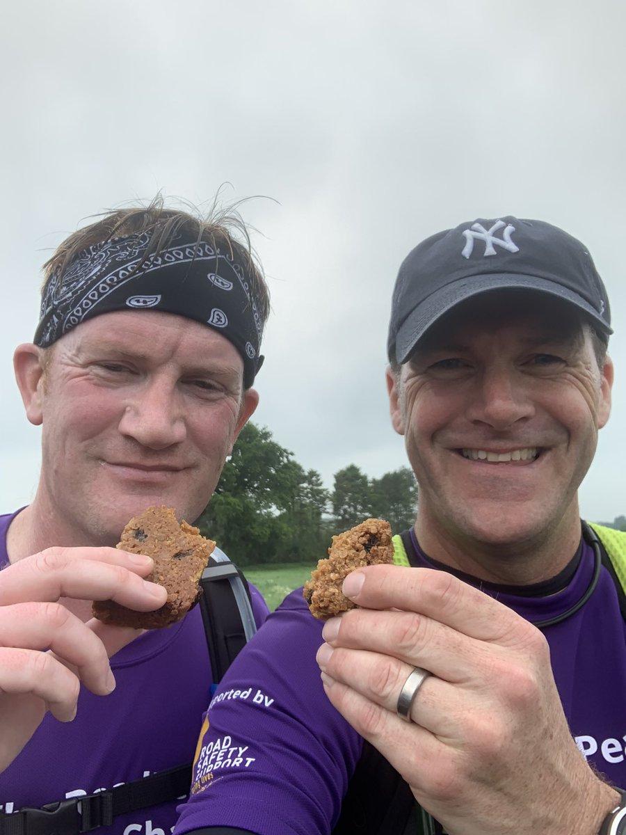 OscarRomeo1268's tweet photo. 25km in on the #AndyCoxChallenge and time to sample to goodies from the #CakeFairy aka @ALP_Annie to keep us going #TrafficCopsLoveCake #KeepOnPlodding https://t.co/ifER7IO7v5