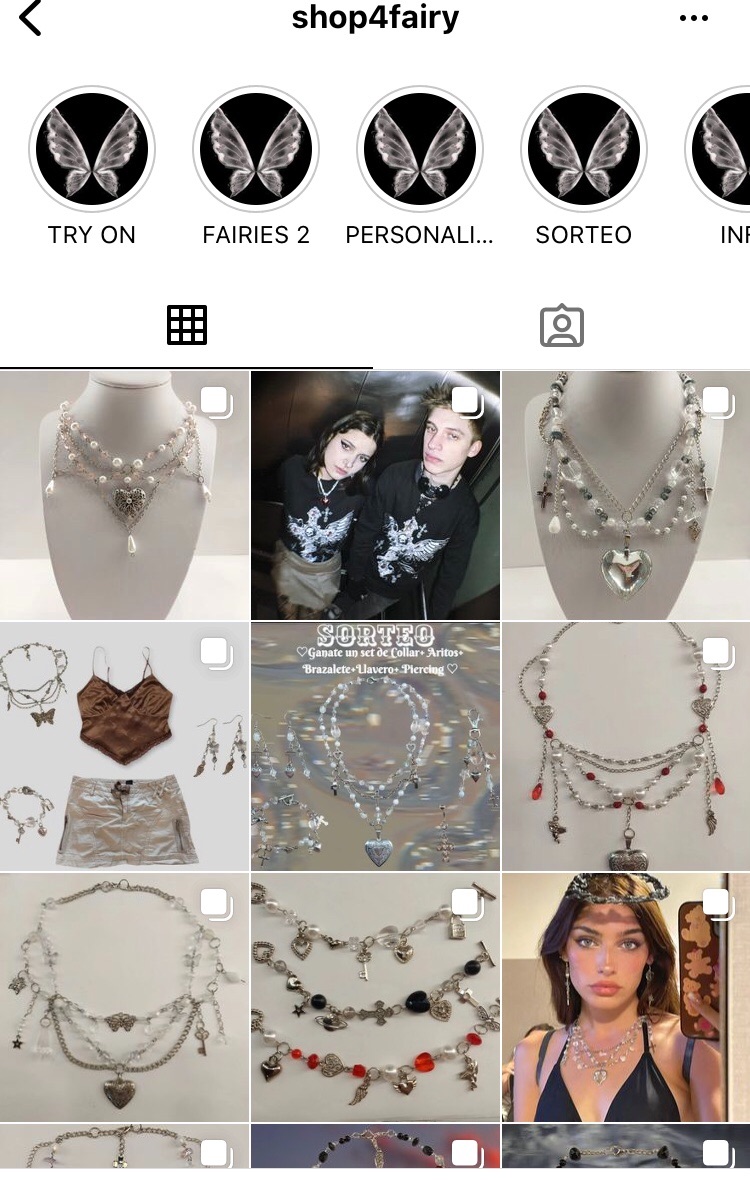 rayrivers's tweet photo. @clarita__1111 @canddegallo Hola Clari, el collar es de “Shop For Fairy” en Buenos Aires, Argentina 🇦🇷. Incluso @canddegallo le puso el tag de Shop For Fairy en su más reciente post en Instagram. En Instagram el username es shop4fairy y ahi encontraras el collar y muchos más. Ojalá la información te ayude https://t.co/lL3wdoZysD