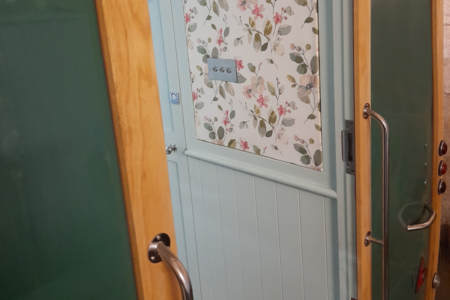 The view through the entrance door on our Classic model. We took inspiration from yacht details and think the polished stainless steel grab rails look great against the BMC Almond Green paint colour.

#heritagecaravans #caravans #touringcaravans #UKmfg