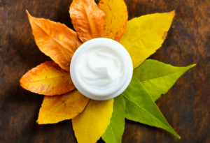 MapleURI1's tweet photo. Through studies, researchers have learned maple extracts serve as natural alternatives to synthetic chemicals, and could be used within the beauty industry in years to come. Disclaimer: The findings discussed are lab based and further studies need to be done. https://t.co/7ZpTeUzhLF