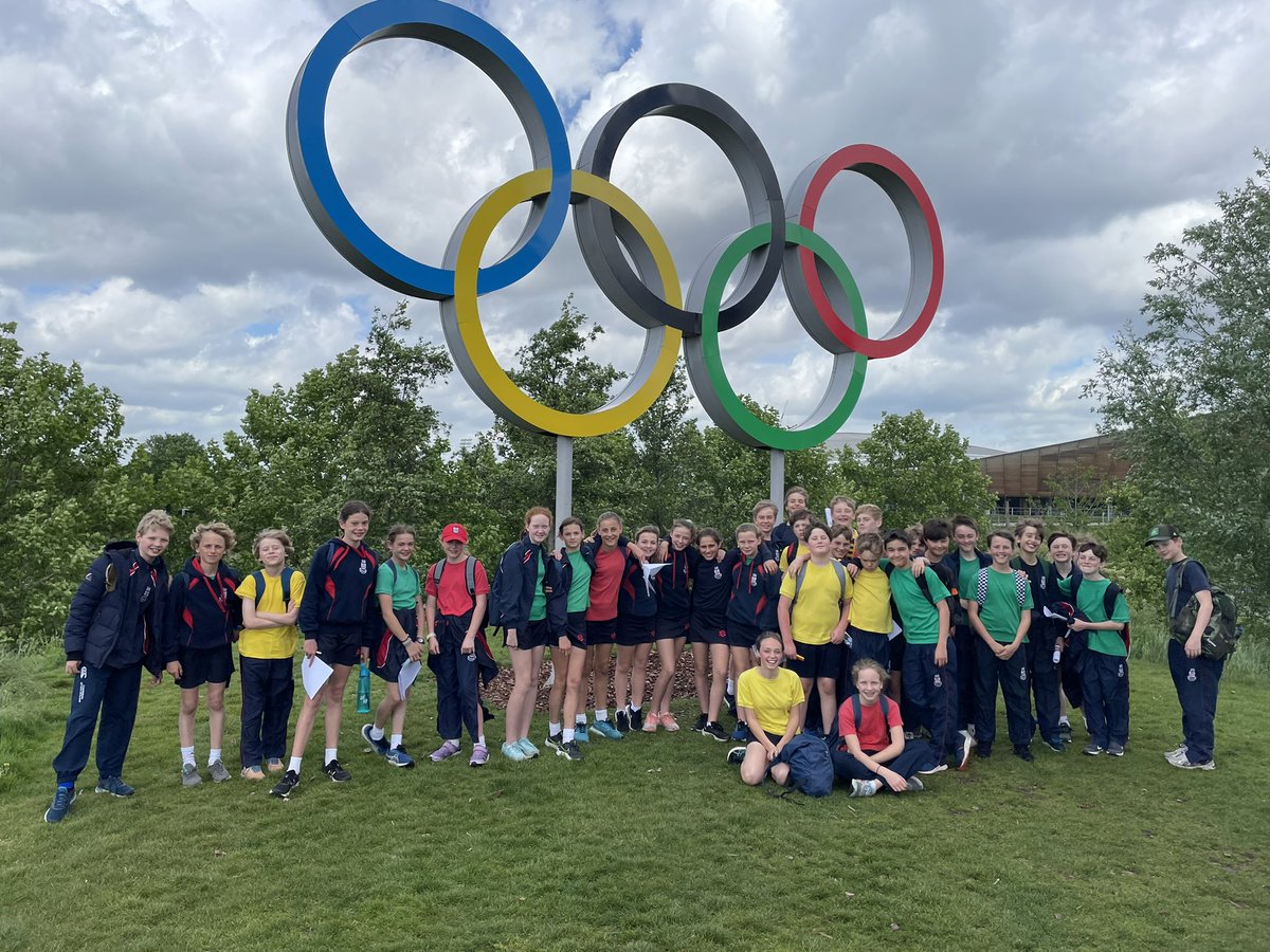 Cheam_Geography's tweet photo. What a splendid day in London for our @CheamSchool Year 7 Geographers! #olympics #legacy #sustainable https://t.co/IhY4w5y4Jy