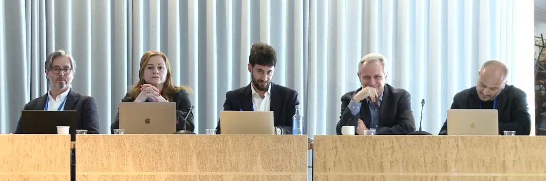 UNUWIDER's tweet photo. Jesse Wood, Irma Clots-Figueras @Irmaclots, Guillermo Kreiman @g_kreiman, John Hoddinott @johnhoddinott5, and Leandro Elia @EliaLeandro field questions from the audience at the "Economic development and recovery" session 2.4  #PuzzleofPeace https://t.co/BxiP3xoADh