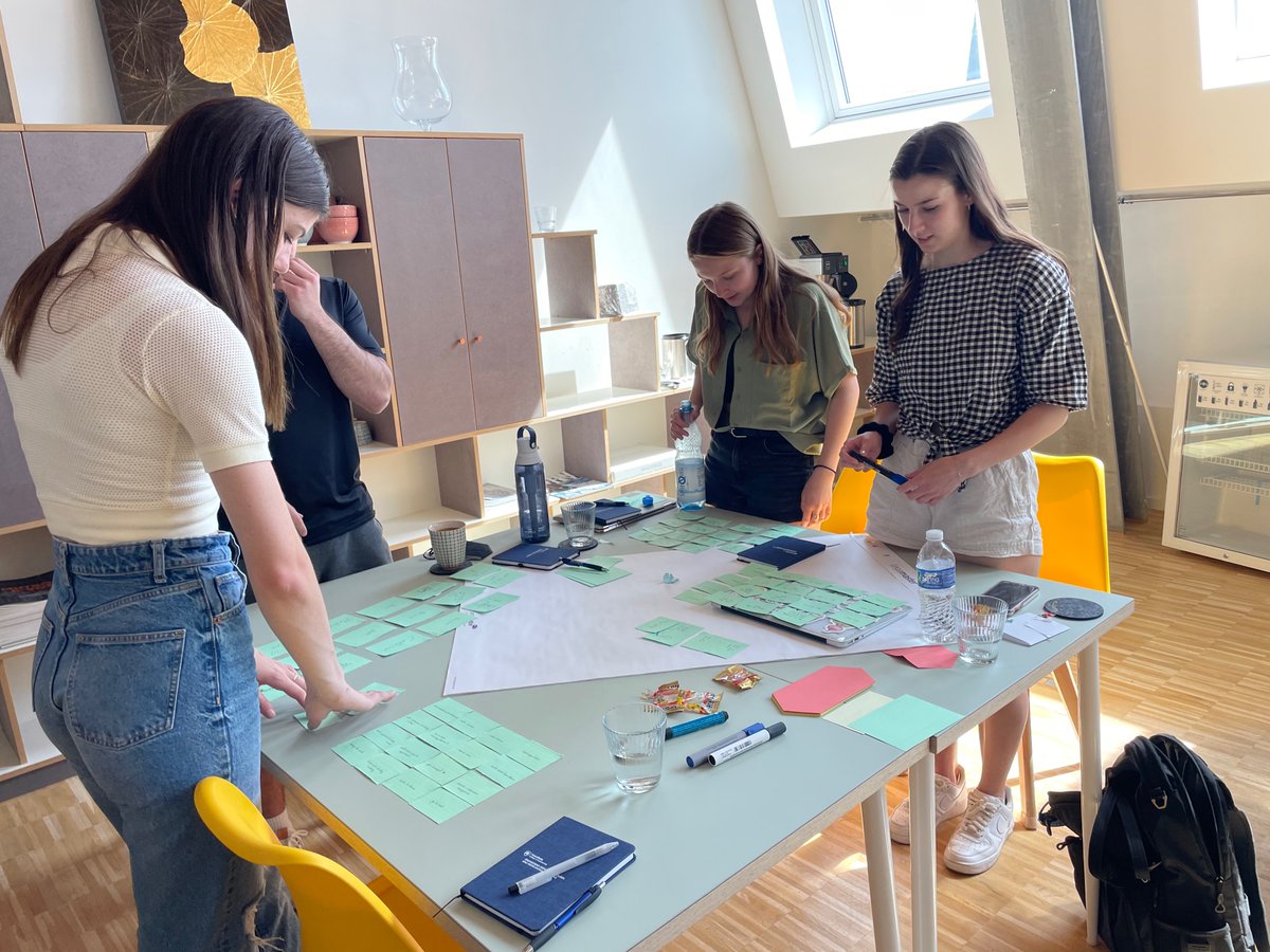 Dr. Jessica Menold tweet media