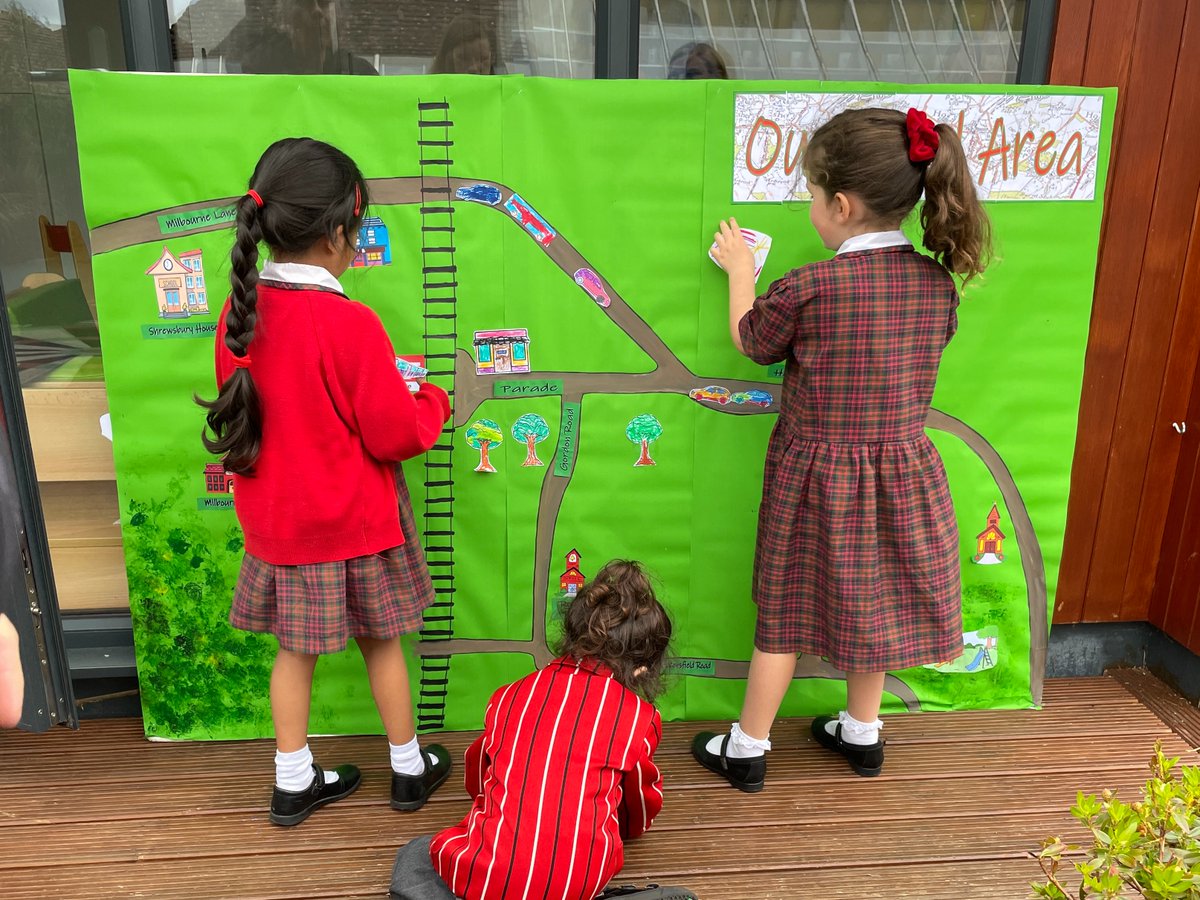Thank you to the #Reception class from @shspreprep for joining us for a brilliant morning of activities as part of our #Geography topic on people and #community. It was great fun to work and play together!

#Claygate #Esher #SurreyPrepSchool
