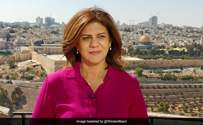 Fatima88328426's tweet photo. At this critical moment when Palestine is  facing the martyrdom of  Shireen Abu aqleh , our govt is trying to make connections with Israel
#اسرائیل_نامنظور
Never Recognize Israel
Down With America https://t.co/c7OLGE67kb