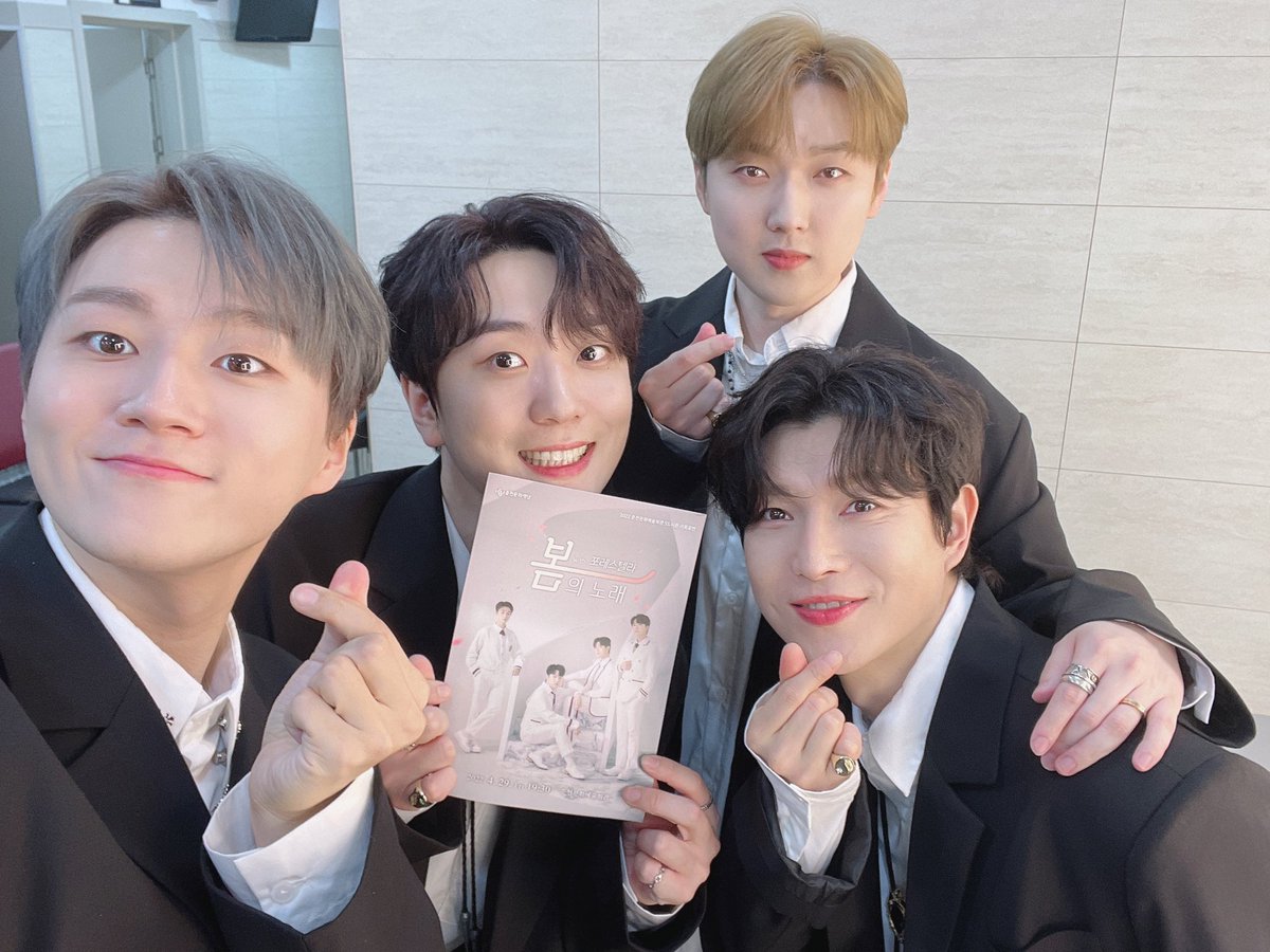 forestella_intl's tweet photo. @official_fore [Translation]

[#FORESTELLA_PHOTO] 📸

220429 #SongsofSpring
with Forestella - Concert finished✅

In Chuncheon with good water and good air,
comes Fore with good songs and good charms

#포레스텔라 #Forestella https://t.co/SBaauXNFdo