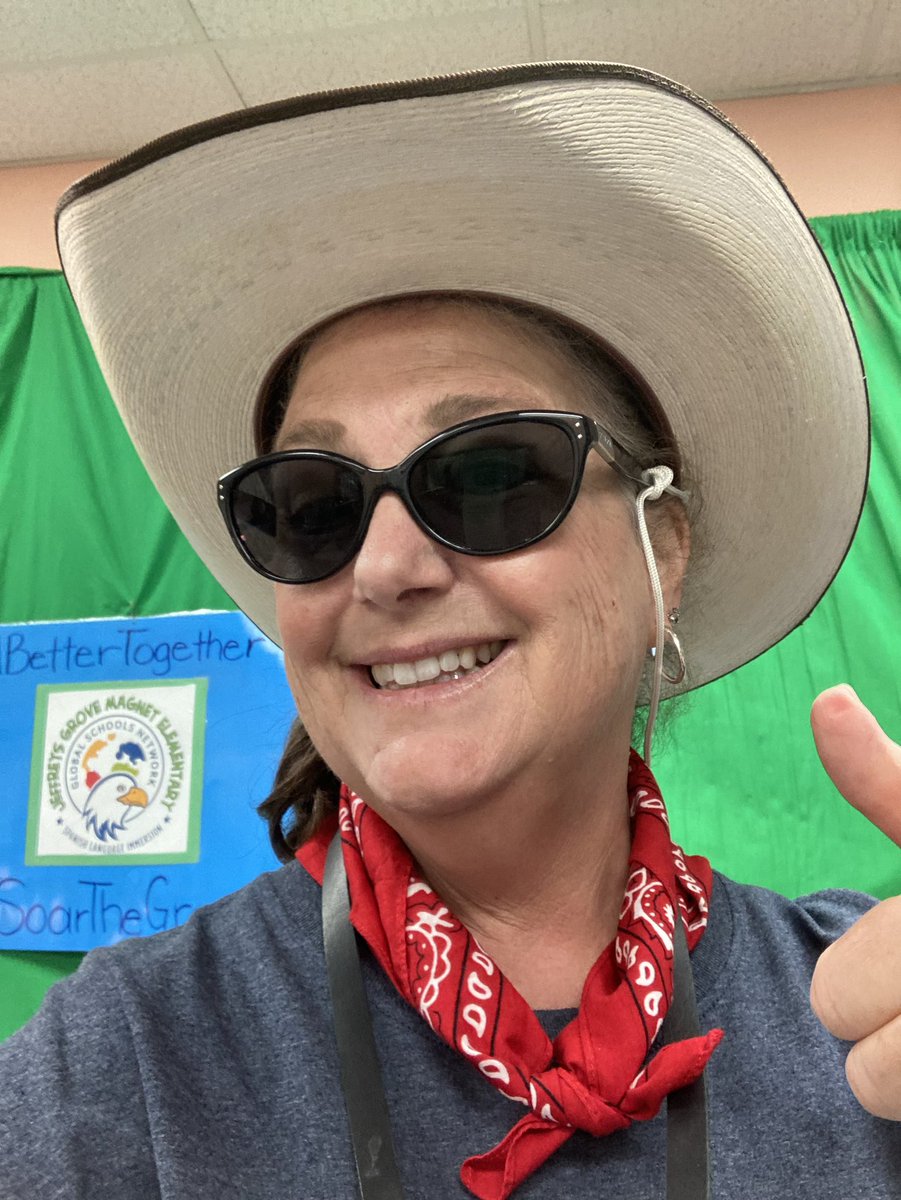 LibraryMedia65's tweet photo. Our future is so “BRIGHT” Ihave to wear shades and a hat! #EOGSpiritWeek @jgmespta @JeffreysGroveES https://t.co/8tJ74SwyUC