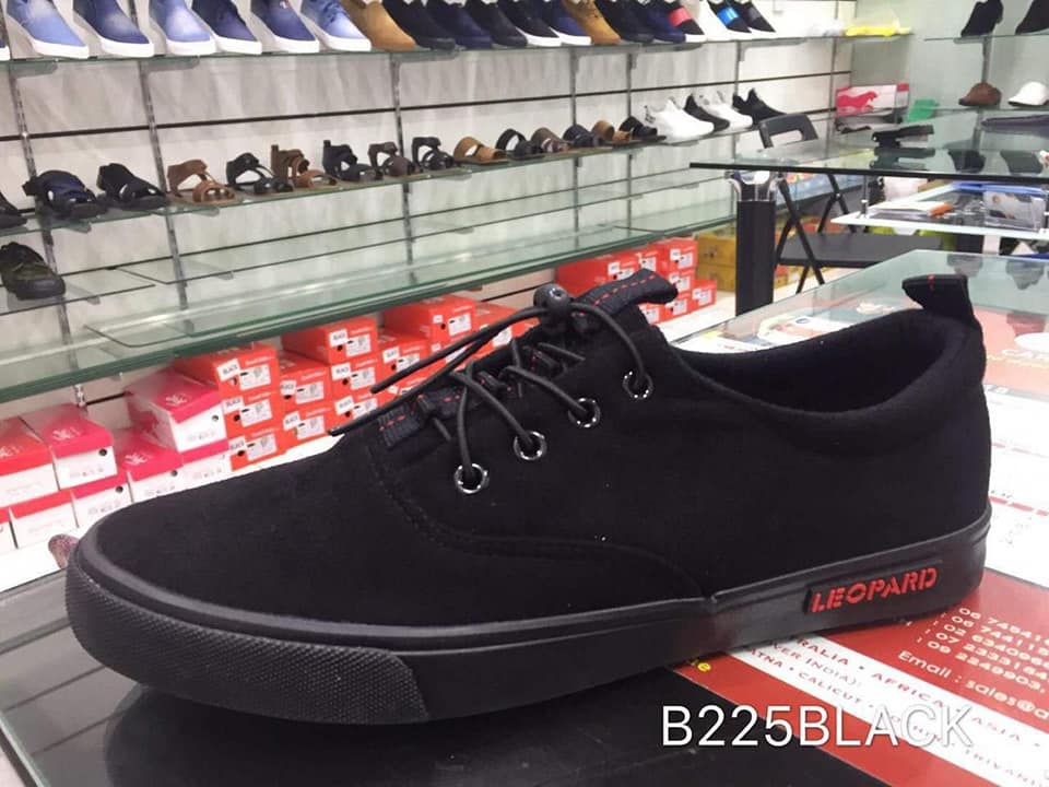 UApparell's tweet photo. Unique and durable rubber  shoes 
Sizes 41-44@ offer  1499/=
Call/App 0707390310 for  orders/ delivery
 Agro house next to gill house . Welcome!!#Kindiki#BREAKING NEWS https://t.co/rF3Tr6G5bl