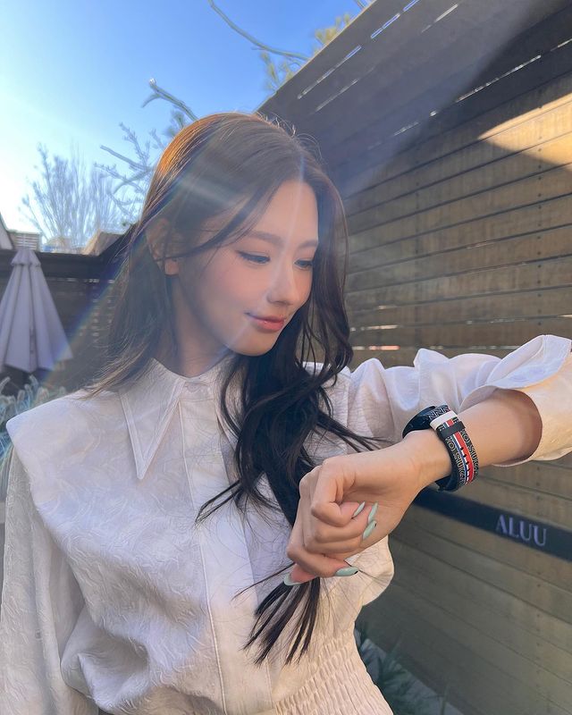 Amo o conceito de me arrumar toda pro trabalho pra chegar lá e um filhote fazer xixi em mim 🥰