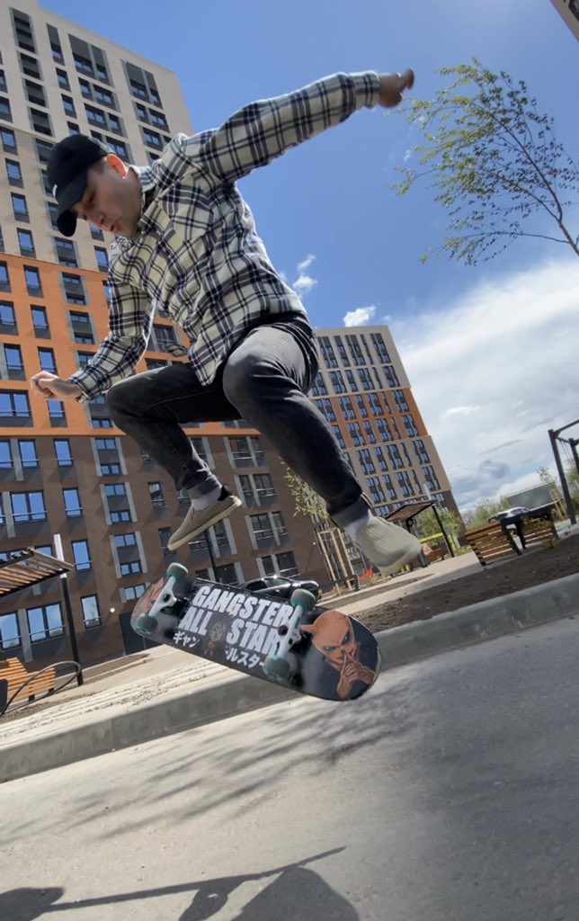 stefkone's tweet photo. Kick-Flip in honor of 80,000 participants in @gangsterallstar 
@web3den_eth @raijinbb27 @NomadGG30 @Sameul_Benli @496Dash #GASisWATCHING https://t.co/jTsXKQAxKQ