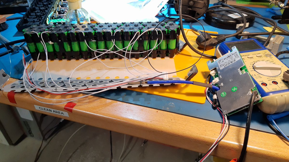 ligi โฎ๏ธ๐๐ฒ๐ณ๐ต๐ถ๐ถ๐ฅ๐ (@mr_ligi) on Twitter photo Preparing a new battery for the <a href="/cargoshuttle/">cargoshuttle</a>
This time 13S (48V) 14AH with Bluetooth BMS Preparing a new battery for the <a href="/cargoshuttle/">cargoshuttle</a>
This time 13S (48V) 14AH with Bluetooth BMS