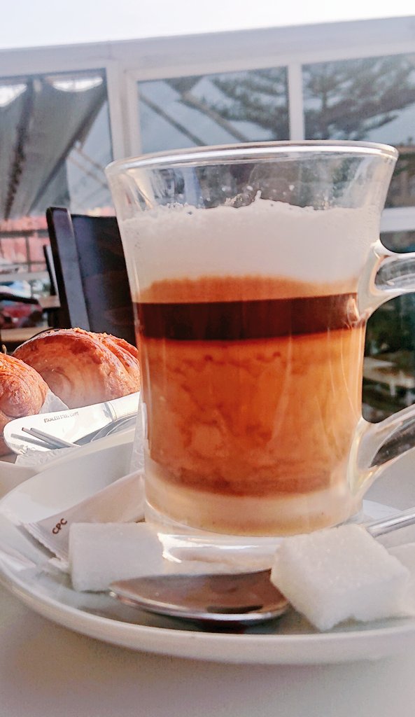sajadesign's tweet photo. Un moment de silence café ☕ https://t.co/NX4S9g7UzK