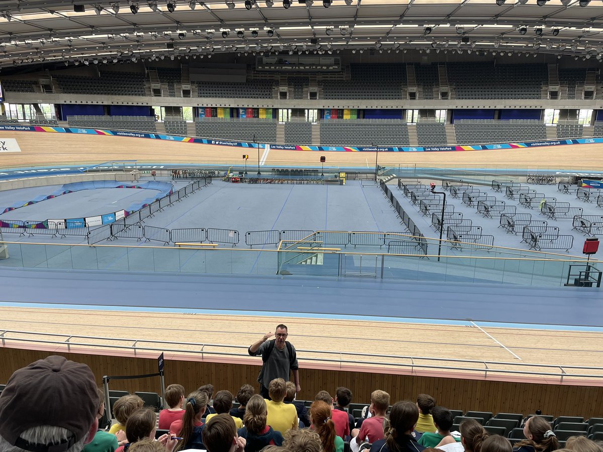 Cheam_Geography's tweet photo. Great memories of the velodrome from 10 years ago! The @CheamSchool pupils are looking at how it was built in a sustainable way! #cycling #London2012 #sustainable https://t.co/zMEzJHfqEF