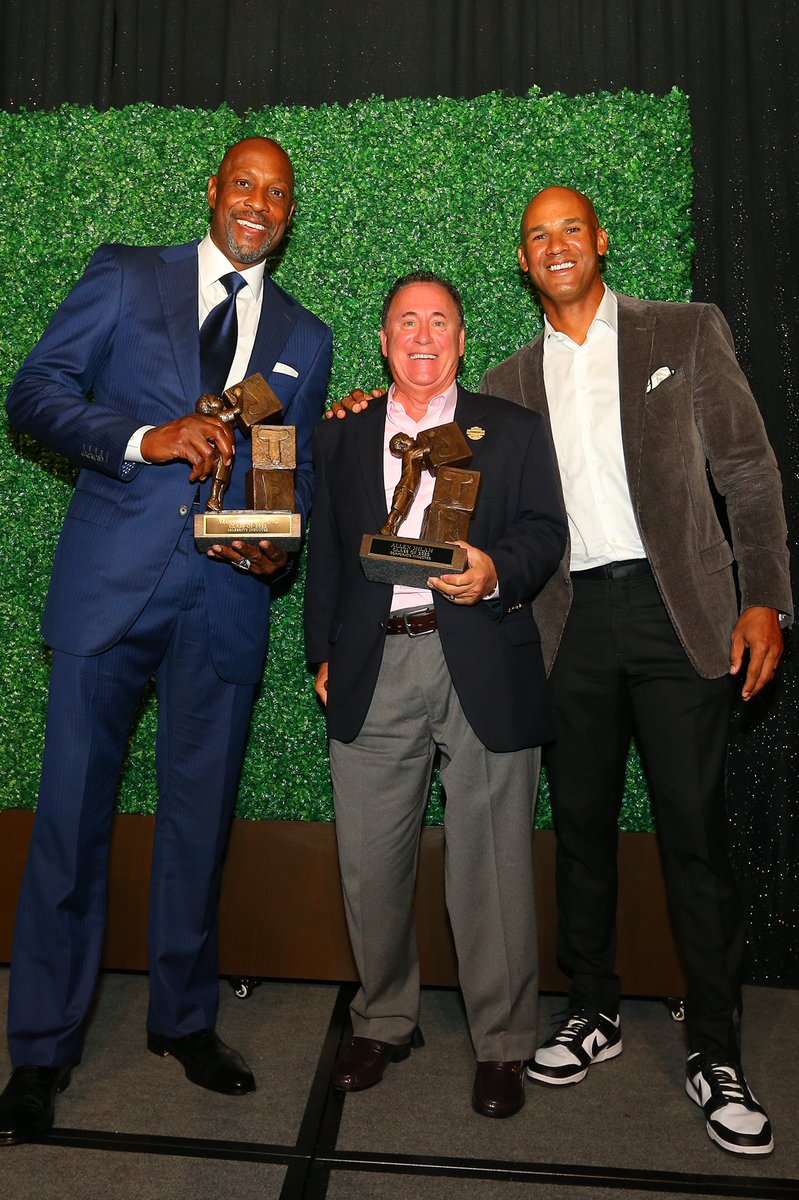 JTFoundation99's tweet photo. What a night! We were honored to induct Allen Milam, @iamzo33 & @astrostarbright into the @JasonTaylor #CommunityHOF Sat night @HardRockHolly. And joining us was the Class of 2019: @DanMarino #AnthonyBorges & #ScottScherr. #Community @OYCMiami https://t.co/IBPtSrHOeu