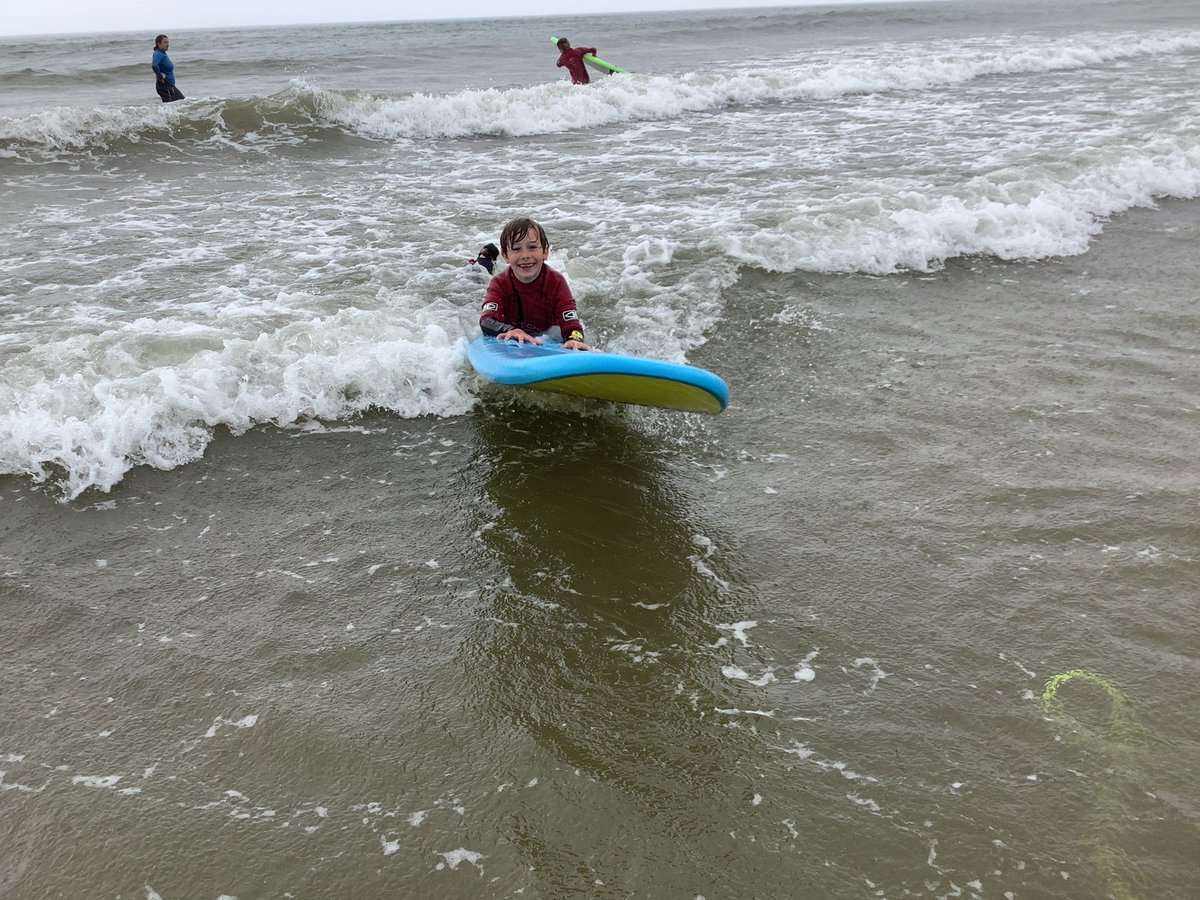 llanrhidianp's tweet photo. Surfs up! 🏄‍♀️Very proud of our ambitious pupils ☀️ not just developing their surf skills but developing their confidence and resilience 🏄‍♂️ @surfschoolwsf #LlanHealth #LlanCom #LlanFun. https://t.co/noFO4o6LCH