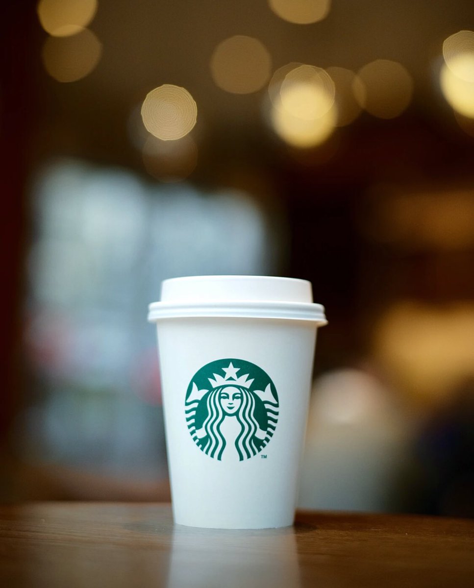 Begin je dag goed met een goede bak koffie, en dat gewoon in onze eigen stad!☕️ Op 7 april 2022 is er namelijk een nieuwe Starbucks geopend in Eindhoven, namelijk op de Vestdijk 2. En voor de warme dagen kun je hier natuurlijk terecht voor de lekkerste ijskoffie’s!🧊