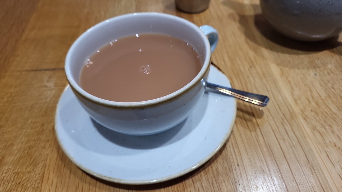 LauraCassels1's tweet photo. I suspect the waitress put the milk in first. If only there was a way to find out...
#milkinlast https://t.co/zGw17wikKX