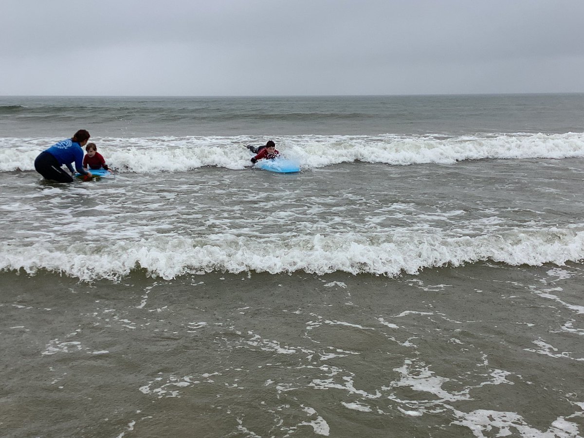 llanrhidianp's tweet photo. ,k Surfs up! 🏄‍♀️Very proud of our ambitious pupils ☀️ not just developing their surf skills but developing their confidence and resilience 🏄‍♂️ @surfschoolwsf #LlanHealth #LlanCom #LlanFun@ https://t.co/O7TRzSzEjs