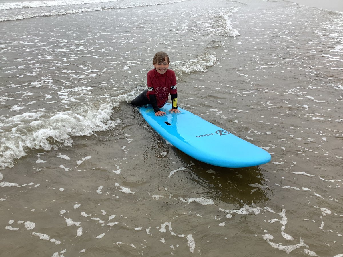 llanrhidianp's tweet photo. Surfs up! 🏄‍♀️Very proud of our ambitious pupils ☀️ not just developing their surf skills but developing their confidence and resilience 🏄‍♂️ @surfschoolwsf #LlanHealth #LlanCom #LlanFun https://t.co/7foqBSTKzr