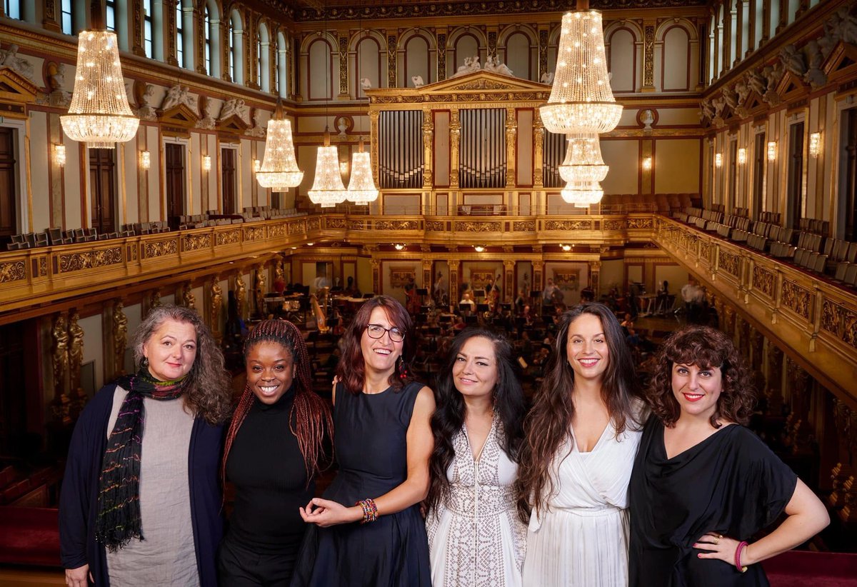 sakinateyna's tweet photo. ** Von liebe Karin Frey „Musikalischer Sprachenreictum“ für Monatsmagazin #Musikfreunde! Vielen Dank!
** Nivîsa hêja #KarinFrey ji @Musikverein di derbarê kar û xebatên mi de ji bo govara mehane ya #Musikfreunde! Bajarê Viyenayê bi afîşên konserta me xemiliye! Em bi kelecanin https://t.co/21aqryugGR