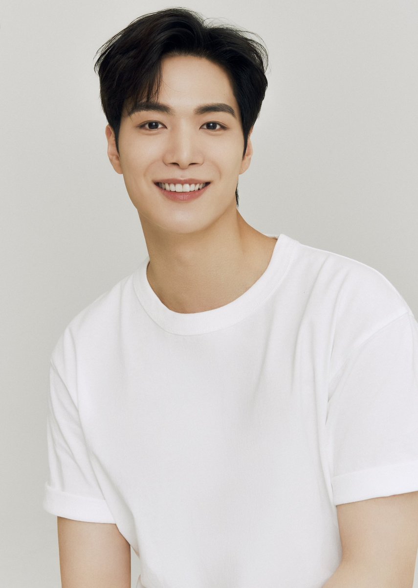 jonghyeonpics's tweet photo. 📲 Follow JONGHYEON on his social media accounts:

Twitter:
@em_jonghyeon
Personal Instagram:
https://t.co/U3rfOA7n8M
Staff Instagram:
https://t.co/6GLlLUVoqd

#김종현 #KIMJONGHYEON https://t.co/OyScGsCfcU