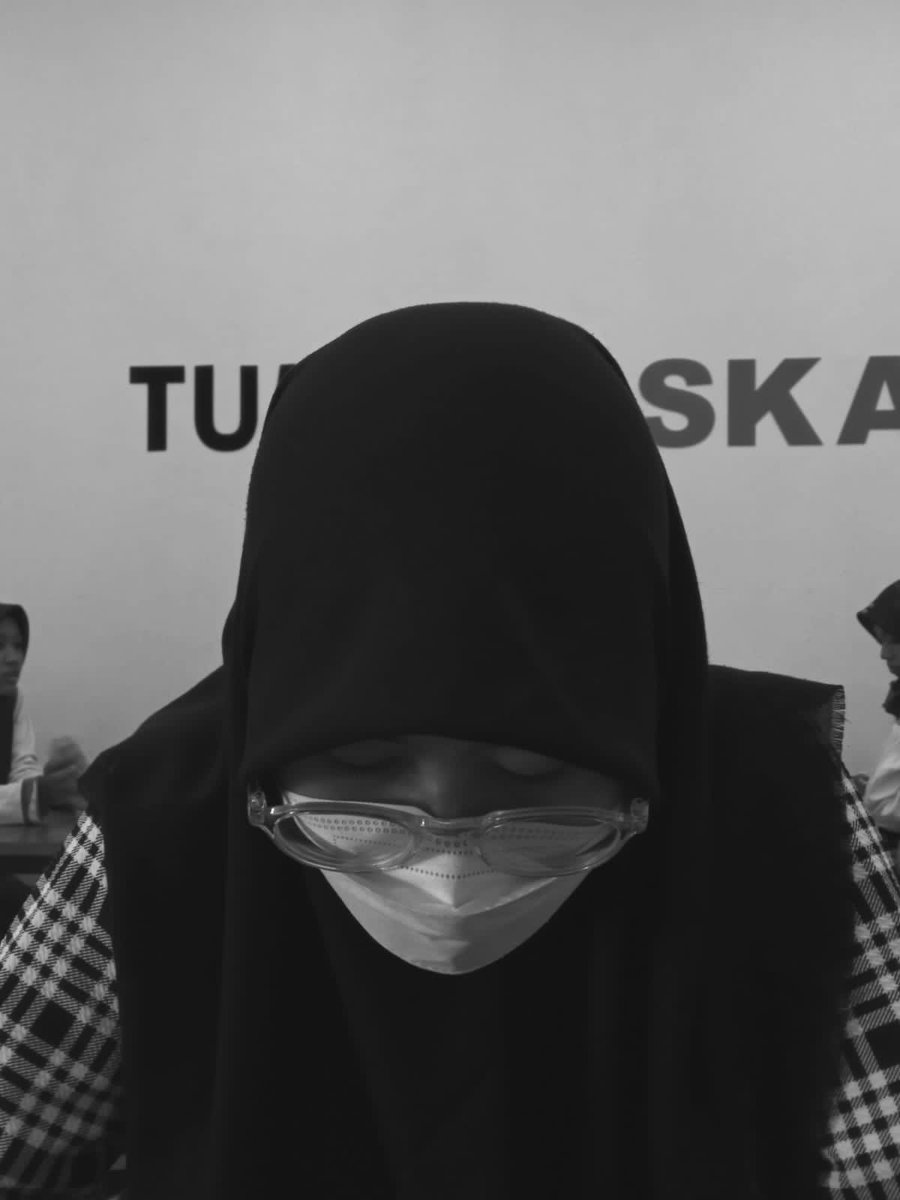 m1n9yu_ku's tweet photo. At night, we go to have fun. And at night too, we go to our room to feel sad alone. 

Special thanks for Xu Minghao a.k.a The8 and Kim Mingyu from Seventeen. 

#CSD #CaratSelcaDay #Carat #SEVENTEEN #MINGYU #THE8 @pledis_17 https://t.co/HcIsN2mHui