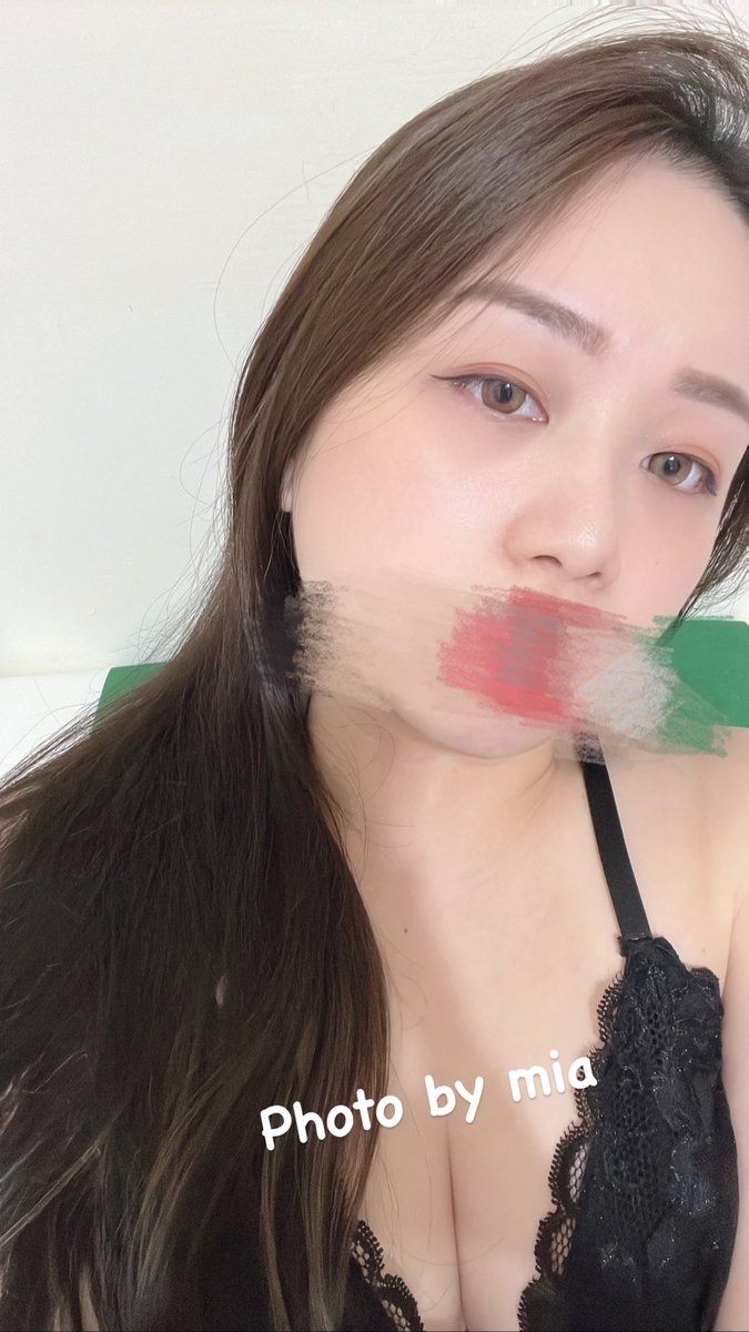 MFcouples's tweet photo. 好煩的下雨天，去哪都好不方便
心情好憂鬱、出門還會濕答答
只有回家脫光最開心🤪🤪
#討厭下雨天
#blueMonday 
#miadaily https://t.co/K9BU9n1rMJ