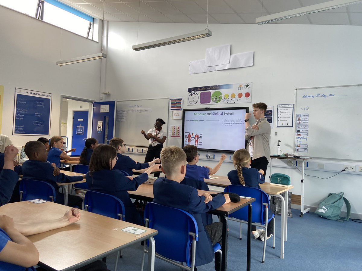 DrJoUK1's tweet photo. Great questions about #sportandexercise from year 7 Tolkien @KingsHeathPri @Psychops @MattBerkshire13 @KimberleyM_Hill @remaunder @UoNPsyched #STEM4Me https://t.co/9QiqS0ab6a