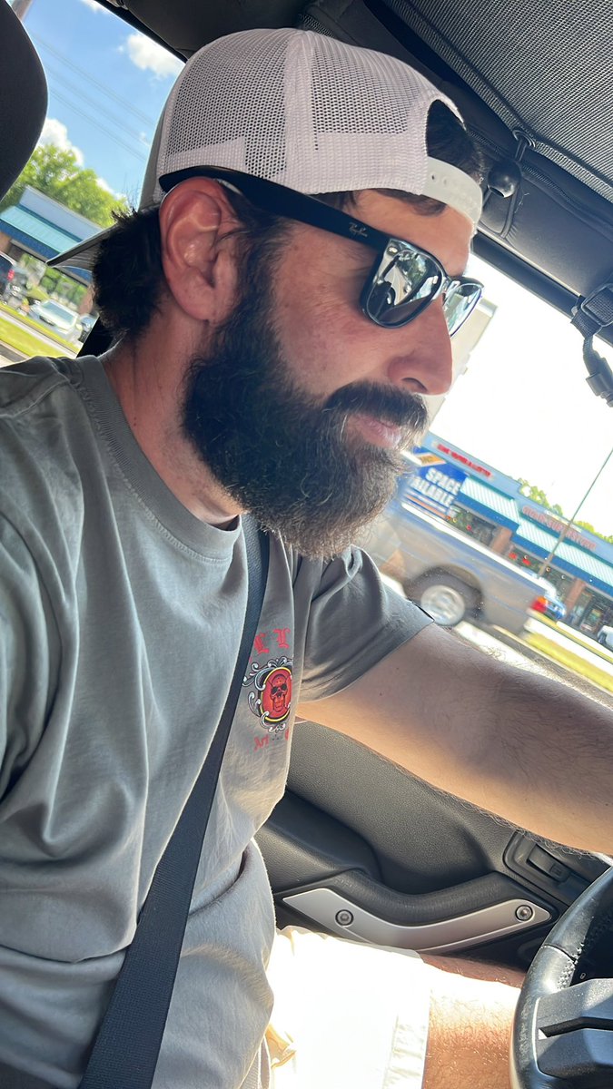 valkyriedawg's tweet photo. My favourite place in the world… his shotgun seat 🥰❤️🖤 #GoDawgs #GodsPlan #HeDrives #ImTheDJ #BallCapBackwards #ShadesOn #TopDown https://t.co/63dvrIxSph