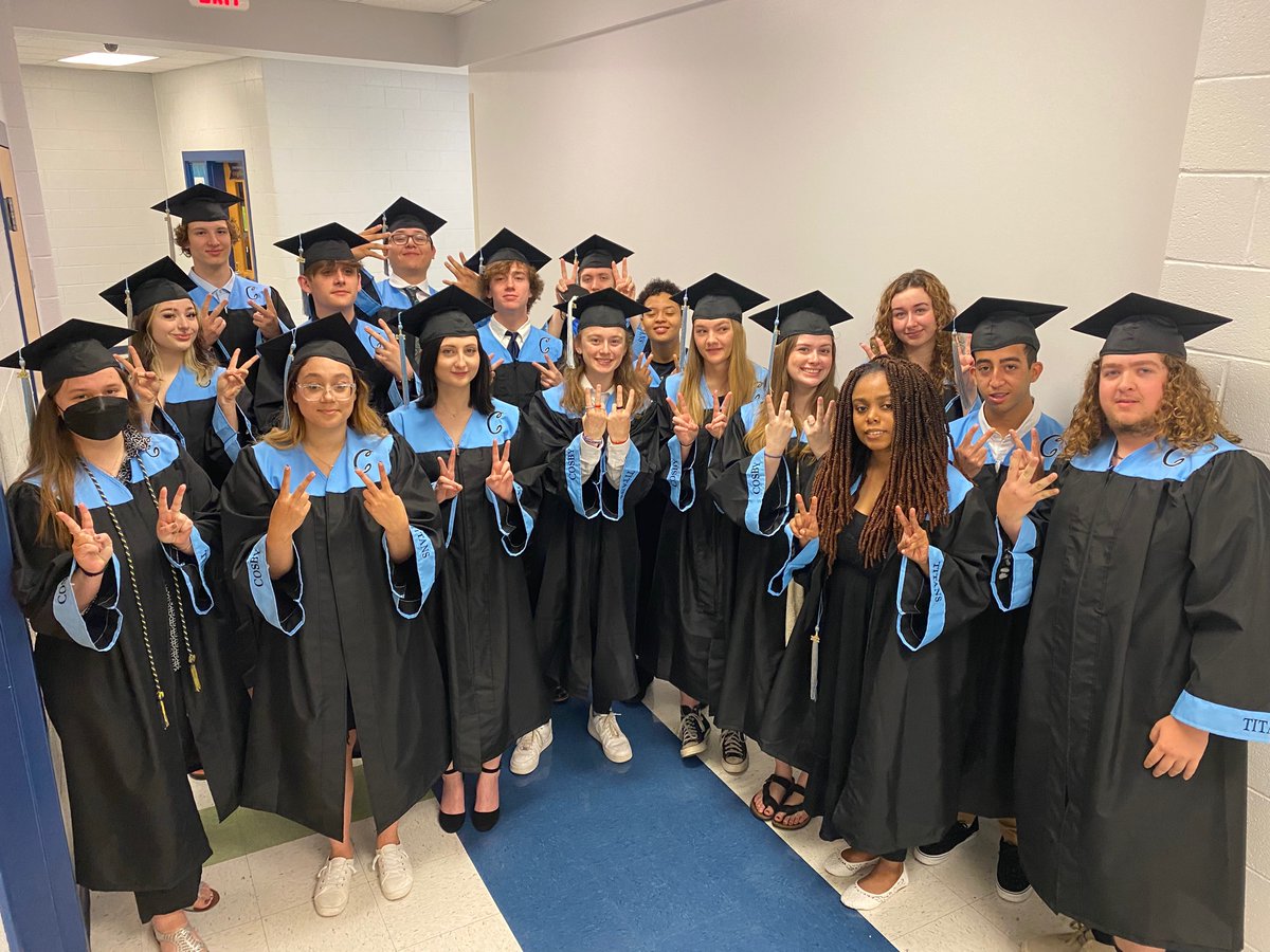 TheTechiYogi's tweet photo. One week until graduation! Almost there Cosby seniors!!! #oneCCPS #WeAreCosby #ClassOf2022 https://t.co/jF0tgwJkFp