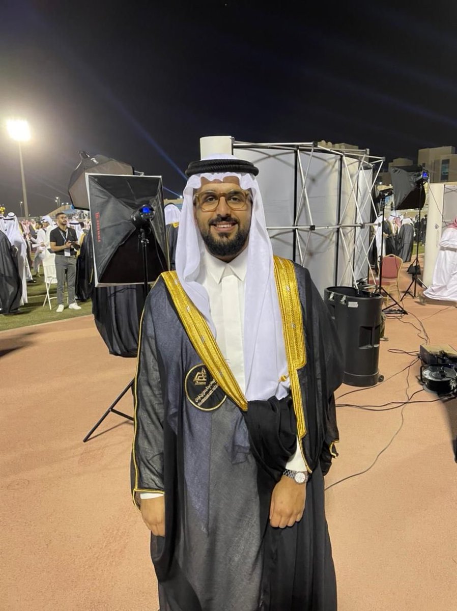 نبارك للدكتور مهدي بن ناصر مهدي آل الحارث تخرجه من كلية #طب_الأسنان بـ #جامعة_الإمام_عبدالرحمن_بن_فيصل