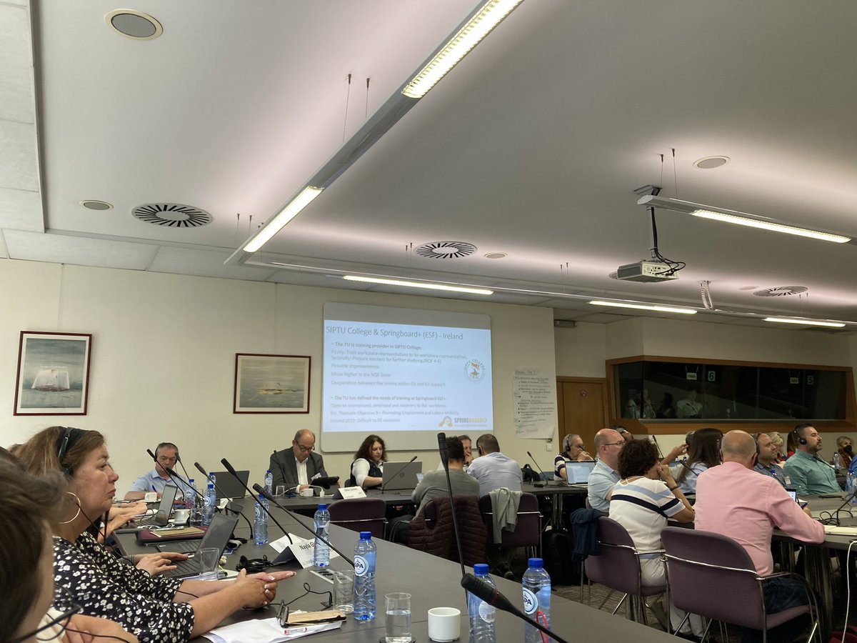 UTC_UGT's tweet photo. 🟥Representacion de #UTCUGT en la Conferencia final del proyecto sobre #Cualificación y #mejoradelascualificacionesprofesionales de #TecnicosYCuadros 🧑🏾⚖️👩🏻🔬👩🏼🔧🧑🏻💻 en #Bruselas @EUROCADRES @UGT_Comunica @UGT_Euskadi https://t.co/bNP2VyBR7P