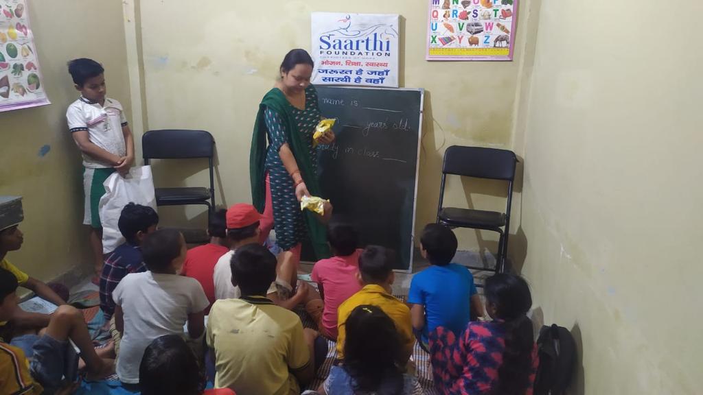 saarthik2's tweet photo. #littlesaarthi learning and enjoying their little treat after the class.

ज़रुरत है जहां,
सारथि है वहाँ

#saarthifoundation #reachandteach #education #saarthians https://t.co/tf1tvkWIfo
