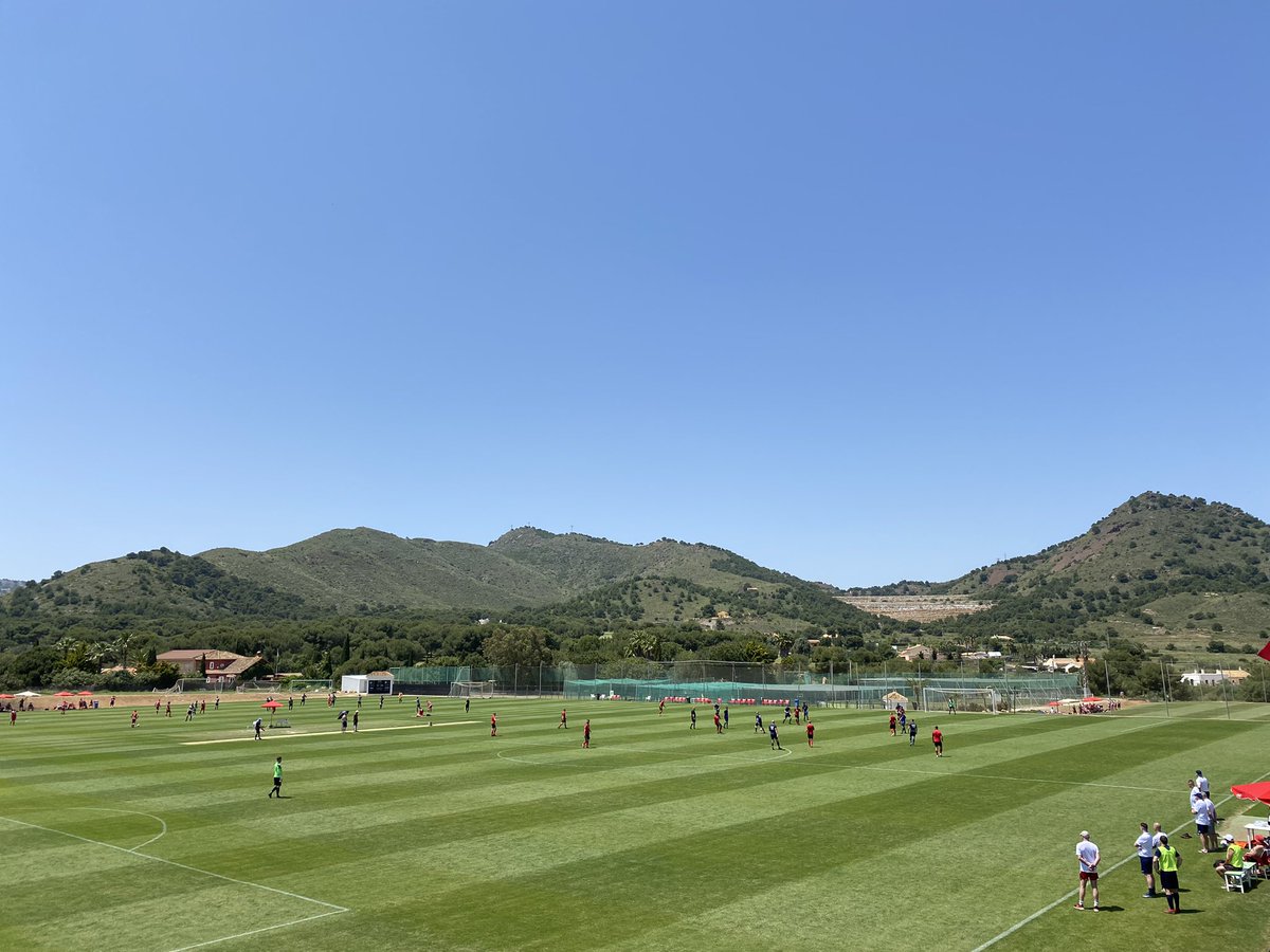 ESFL20's tweet photo. 1st day of the @serveandprotect ESFL Euros 2022

Sun Shining ✅ 

Unbelievable facilities ✅

Great football ✅

What more could we ask for! ⚽️🏆 https://t.co/Tvnhnm1mo2