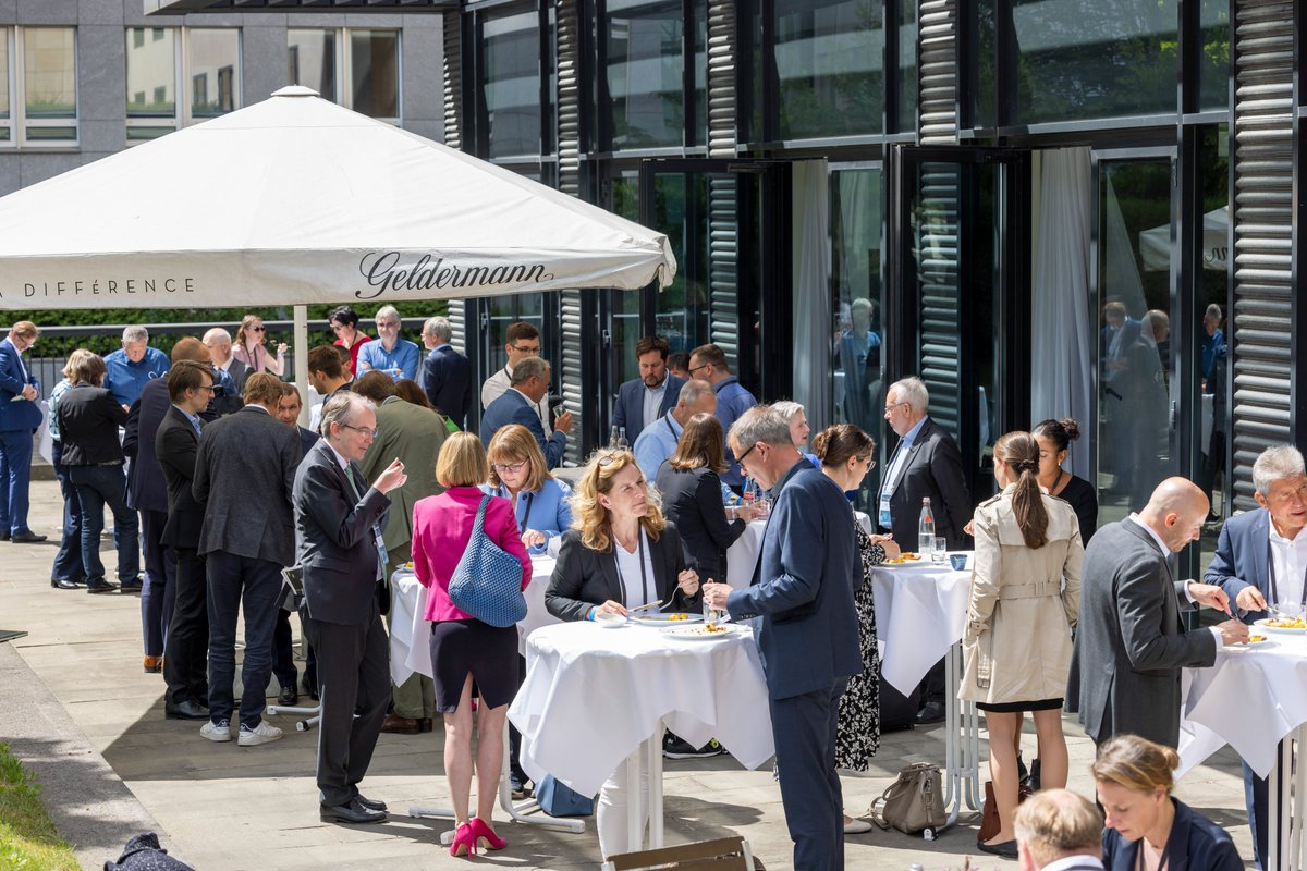 Time for a break: Mittagspause #DSK22 bei strahlendem Sonnenschein im Pullman #Berlin Schweizerhof #GutenAppetit