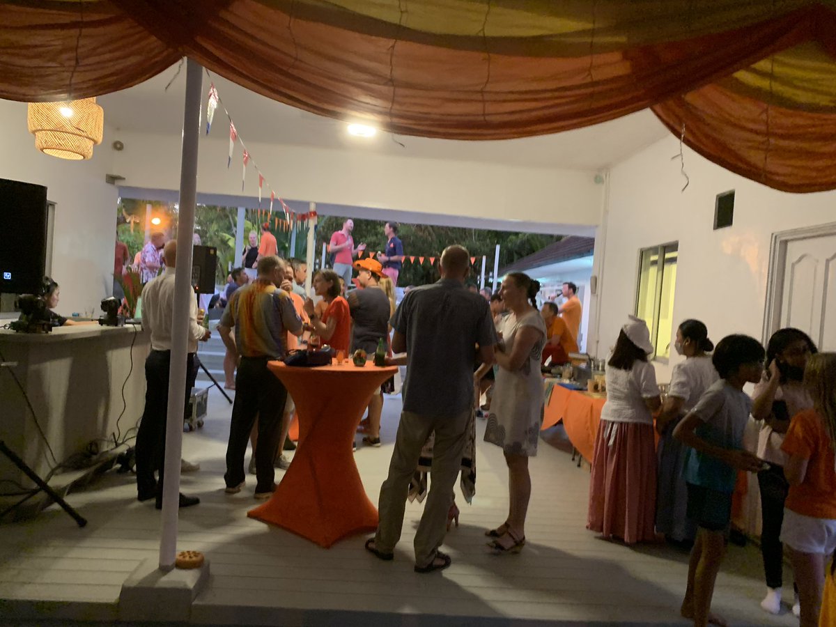 HProvoKluit's tweet photo. I was honored to be part of the King’s Day celebrations in Brunei: a tropical reception for the adults and fun&amp;games for the children. https://t.co/dy2XWRddrS