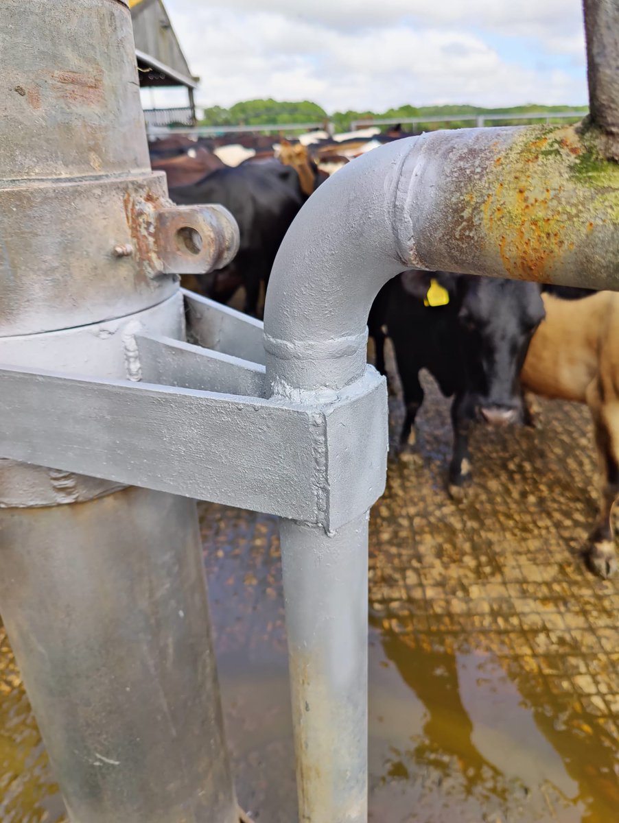 Sunday afternoon backing gate break down with Mondays repair by our local metal worker extraordinaire! If carlsberg did fabricators....