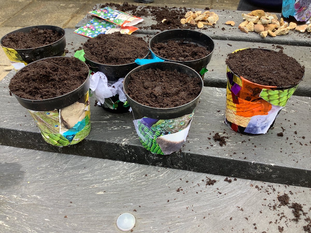 MissThomas1234's tweet photo. I was amazed at the natural art Year 1 created today in art club. We also planted our wild flowers in the flower pots we decorated last week. @LanghoStLeonard https://t.co/SLl1pYjzeT