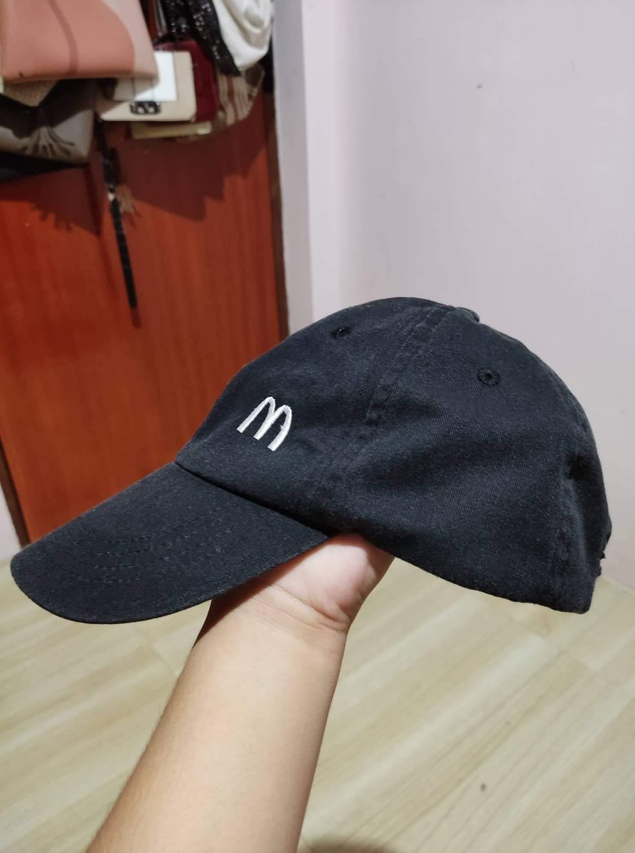 neoooon6173's tweet photo. @memeland forever because when I transferred to Italy, I've never forgotten to order at mcdo every week bc it is where I earned my first money. Its sad that I didn't get the trait of memeland n PXN. Still, a McDonald-inspired land would be an excellent match for my pfp. #memelandtraits 🙆‍♀️ https://t.co/ev94phR4RV