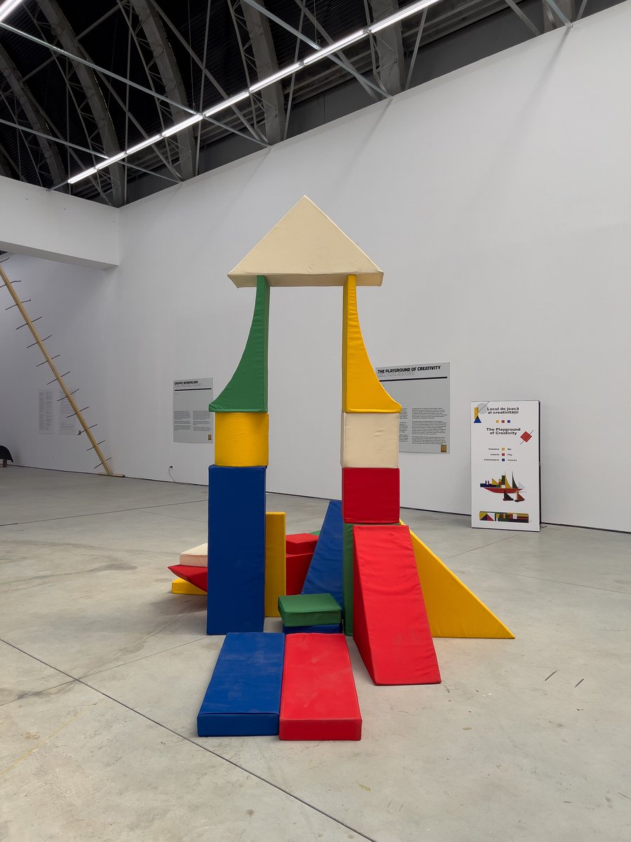 ICR_Romania's tweet photo. Institutul Cultural Român sprijină realizarea unui tur virtual al expoziției „Building the Future. Together”, în cadrul festivalului Romanian Design Week.
©Roald Aron
Mai multe detalii: https://t.co/yKUOJx9qxm
#icr #romaniandesignweek https://t.co/UVwrv699H1