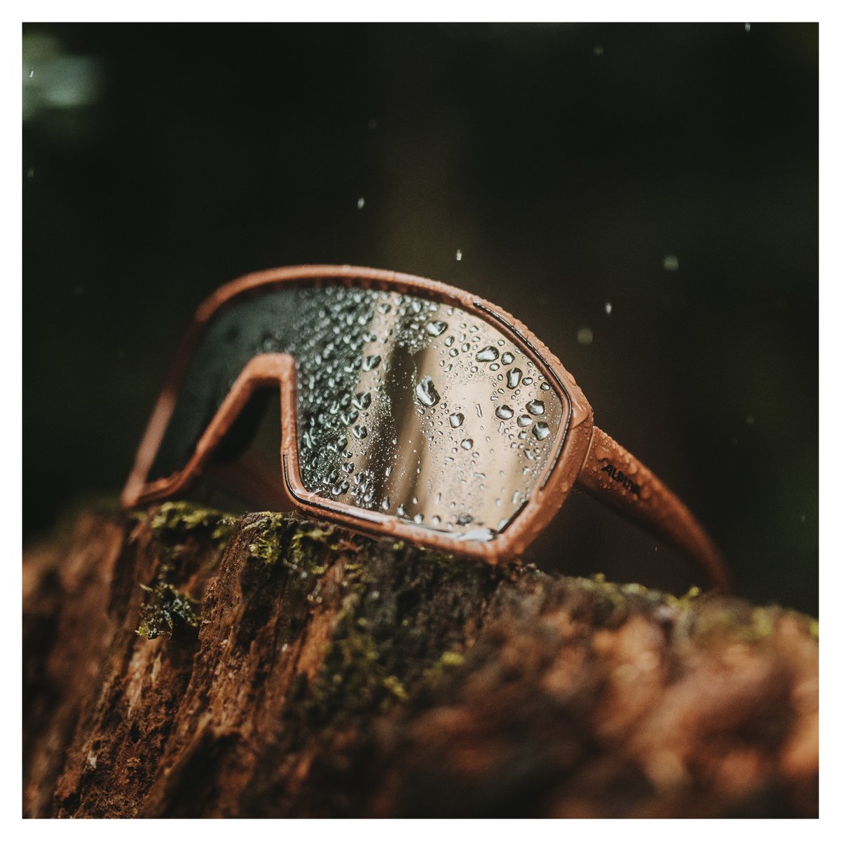 Get yourself summer ready with our freshly restocked range of eyewear available at buyabike.co.uk

"Hydrophobic and fogstop guarantee a fog-free view and let water and dirt roll off your lenses."

📷 <a href="/alpina_sports/">Alpina Sports</a>