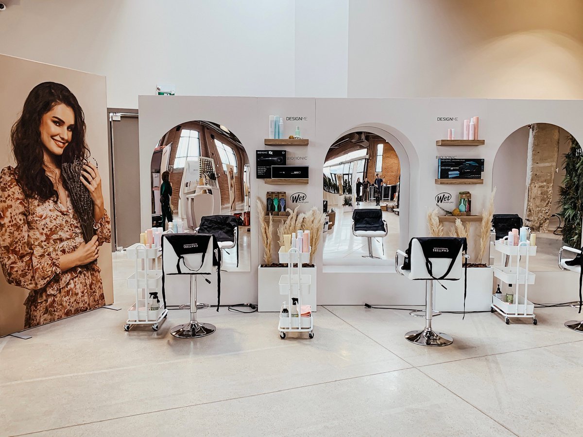 juiceworksJWE's tweet photo. A few more snaps from the recent @chattershairsalon Style Consciously event setup because 😍😍

We love seeing a custom design come into fruition! 

#juiceworks_exhibits #chatters #stylehappy #events #experientialmarketing #xmevents #fabrication #design #installation #toronto https://t.co/WFLXLIkbG5